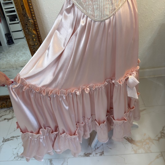 LaceMade Princess Cynthia corset and skirt - Picture 3 of 9